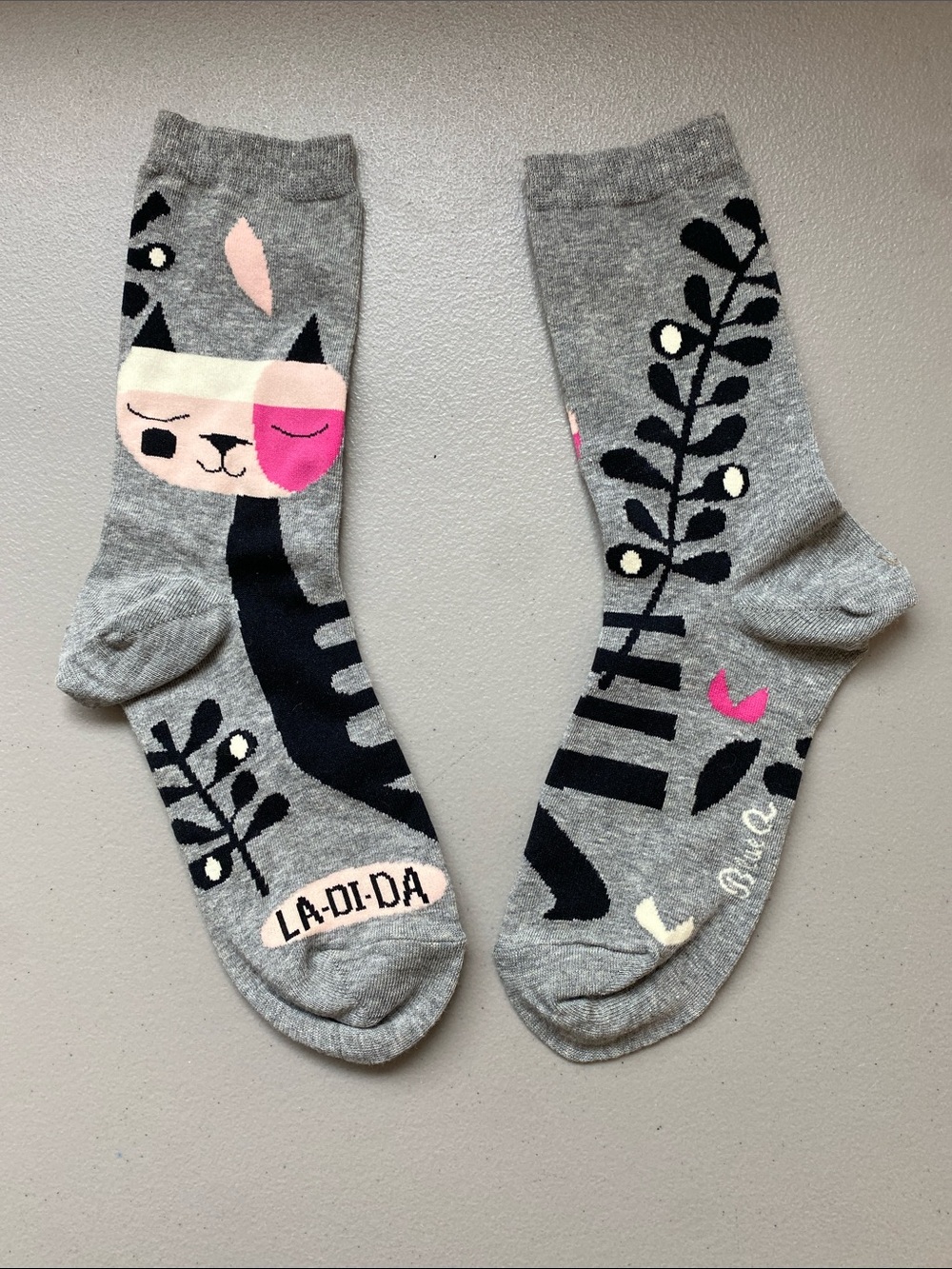 LA-DI-DA Gray Pattern Crew Socks - Pink & Black Accents